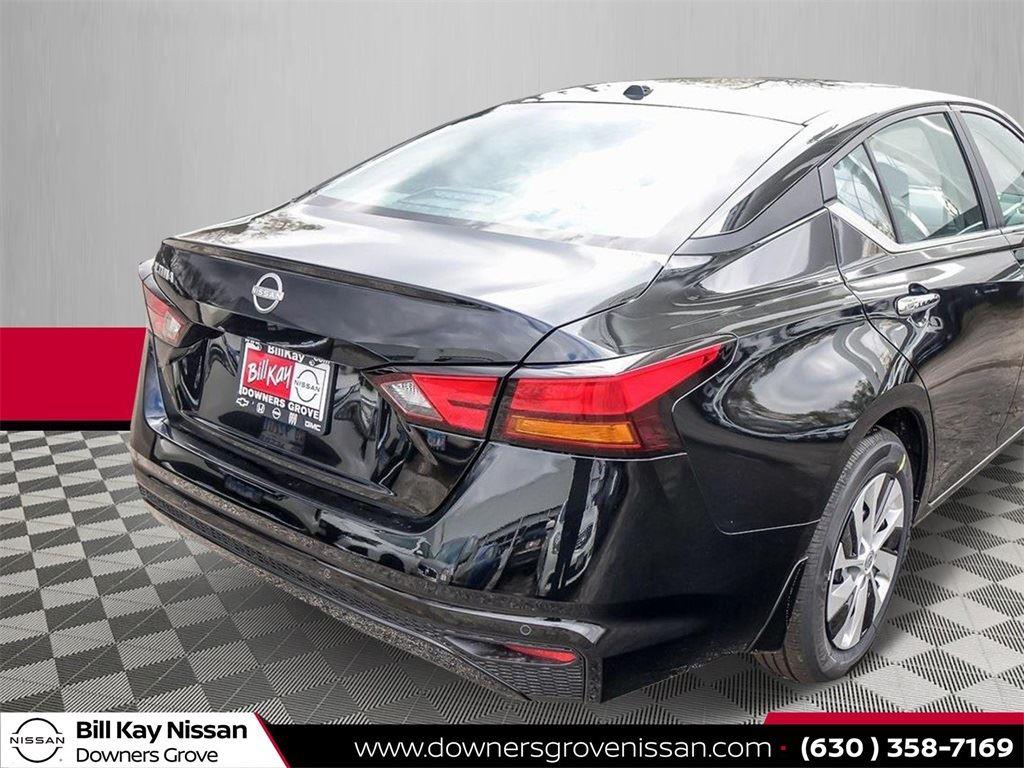 Vehicle image 4 of 19