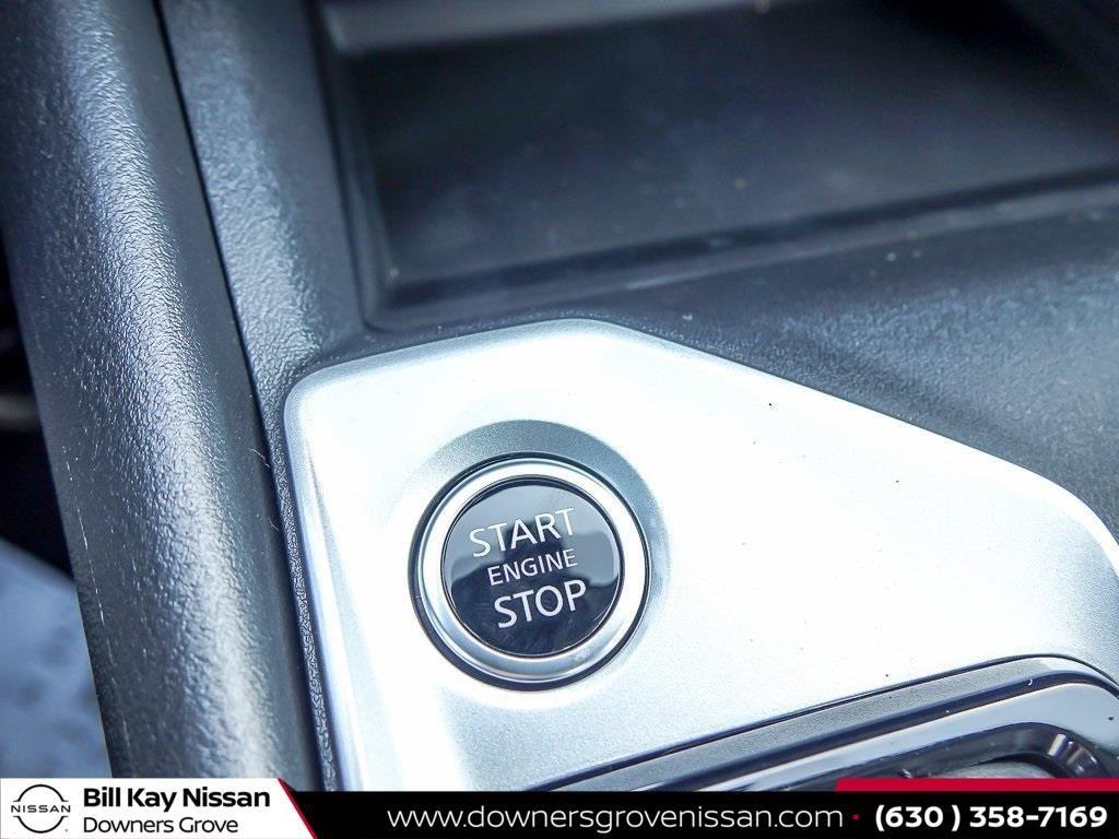 Vehicle image 19 of 25
