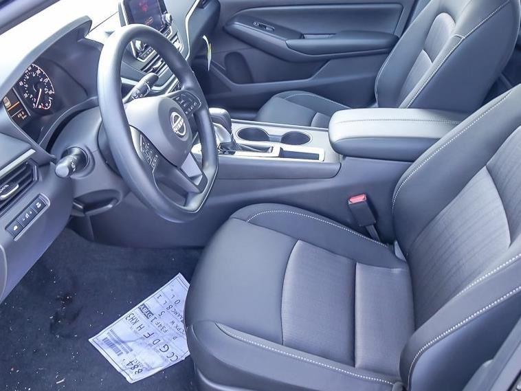 Vehicle image 13 of 25