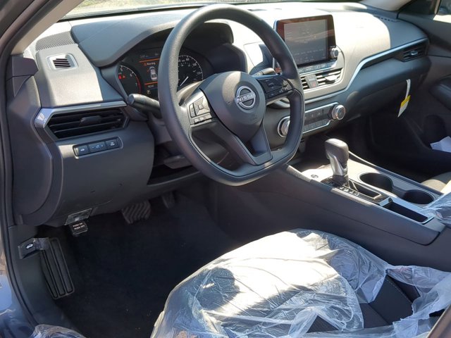 Vehicle image 6 of 14