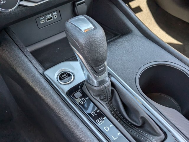 Vehicle image 15 of 22