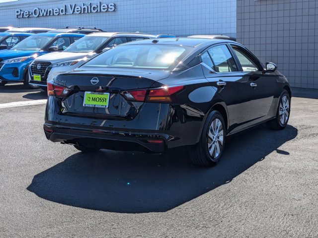 Vehicle image 5 of 22