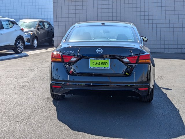 Vehicle image 6 of 22