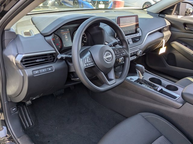 Vehicle image 11 of 22
