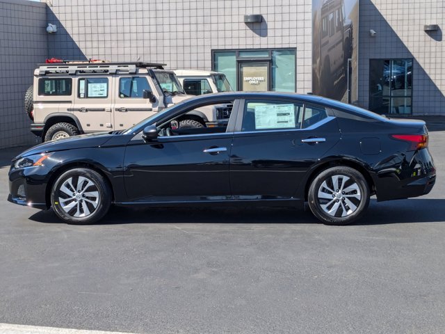 Vehicle image 8 of 22