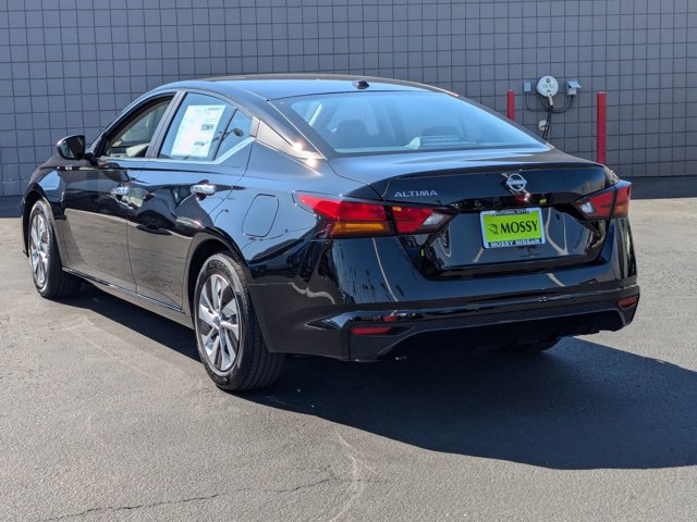 Vehicle image 7 of 22