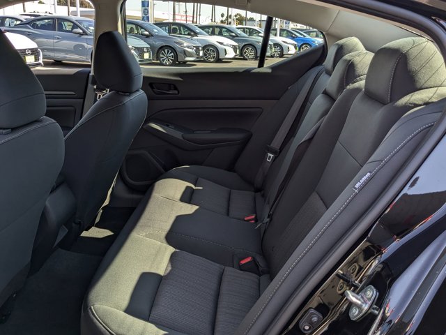 Vehicle image 16 of 22