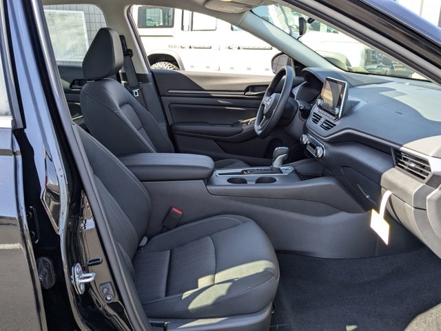 Vehicle image 21 of 22
