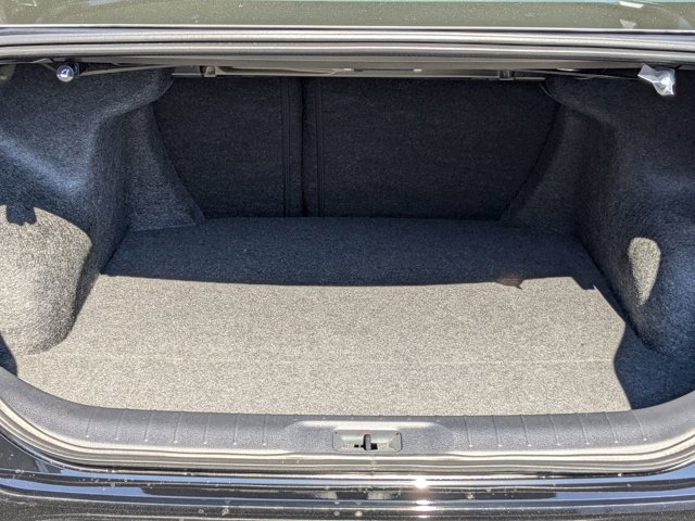 Vehicle image 18 of 22