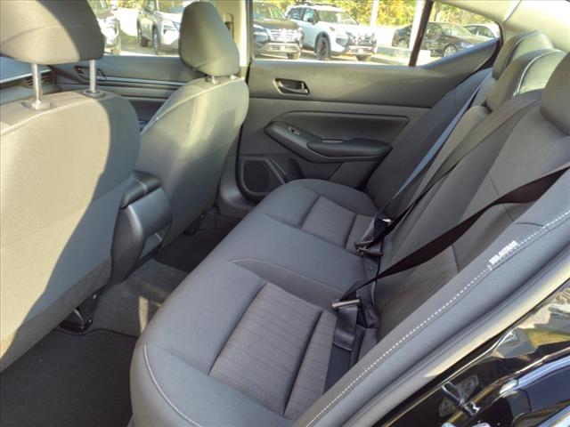 Vehicle image 7 of 14