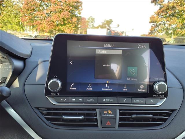 Vehicle image 12 of 14