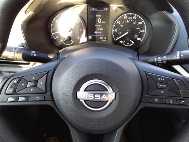 Vehicle image 10 of 14