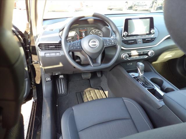 Vehicle image 9 of 14