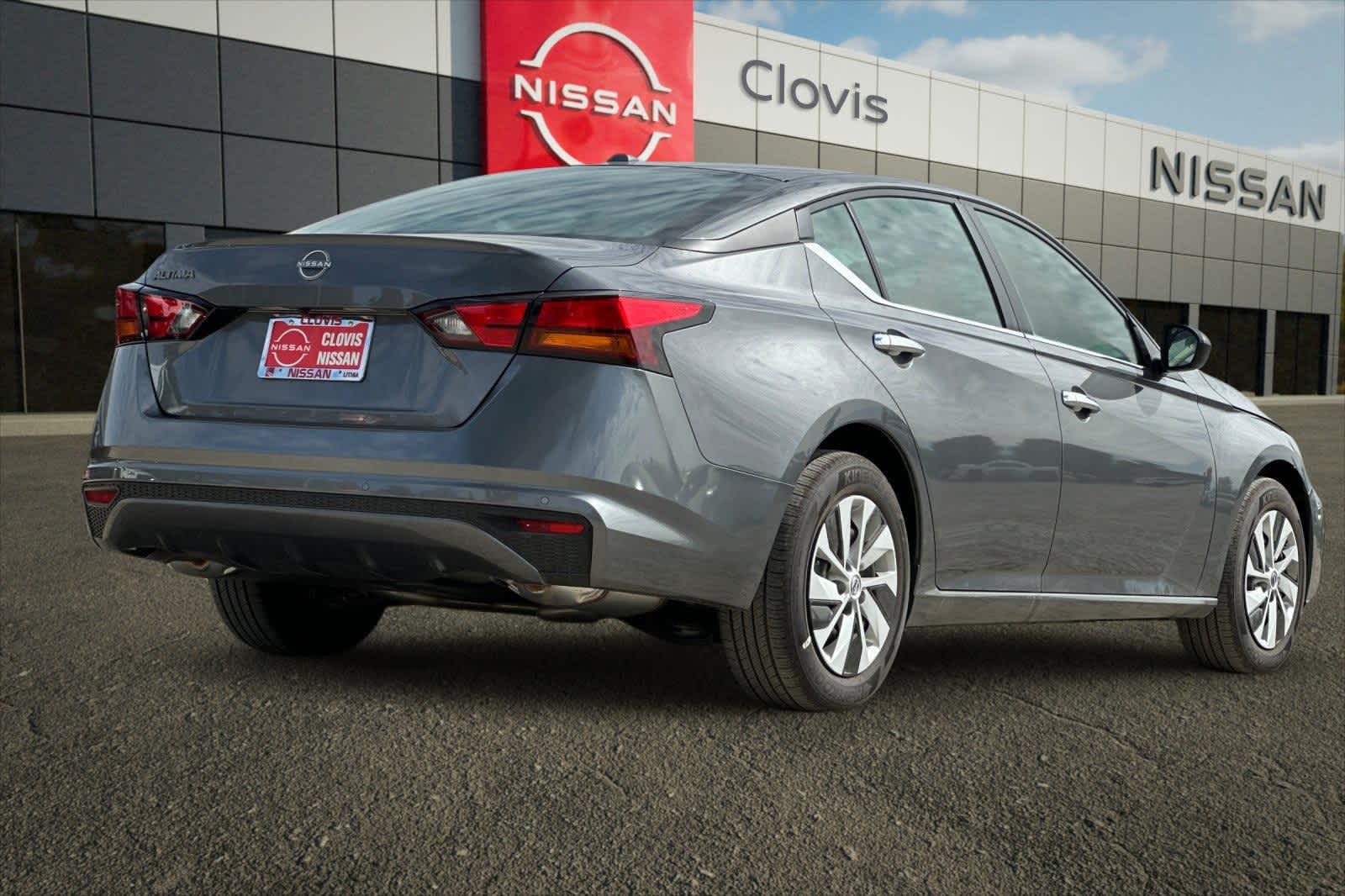 2025 Nissan Altima S Image 7 of 43