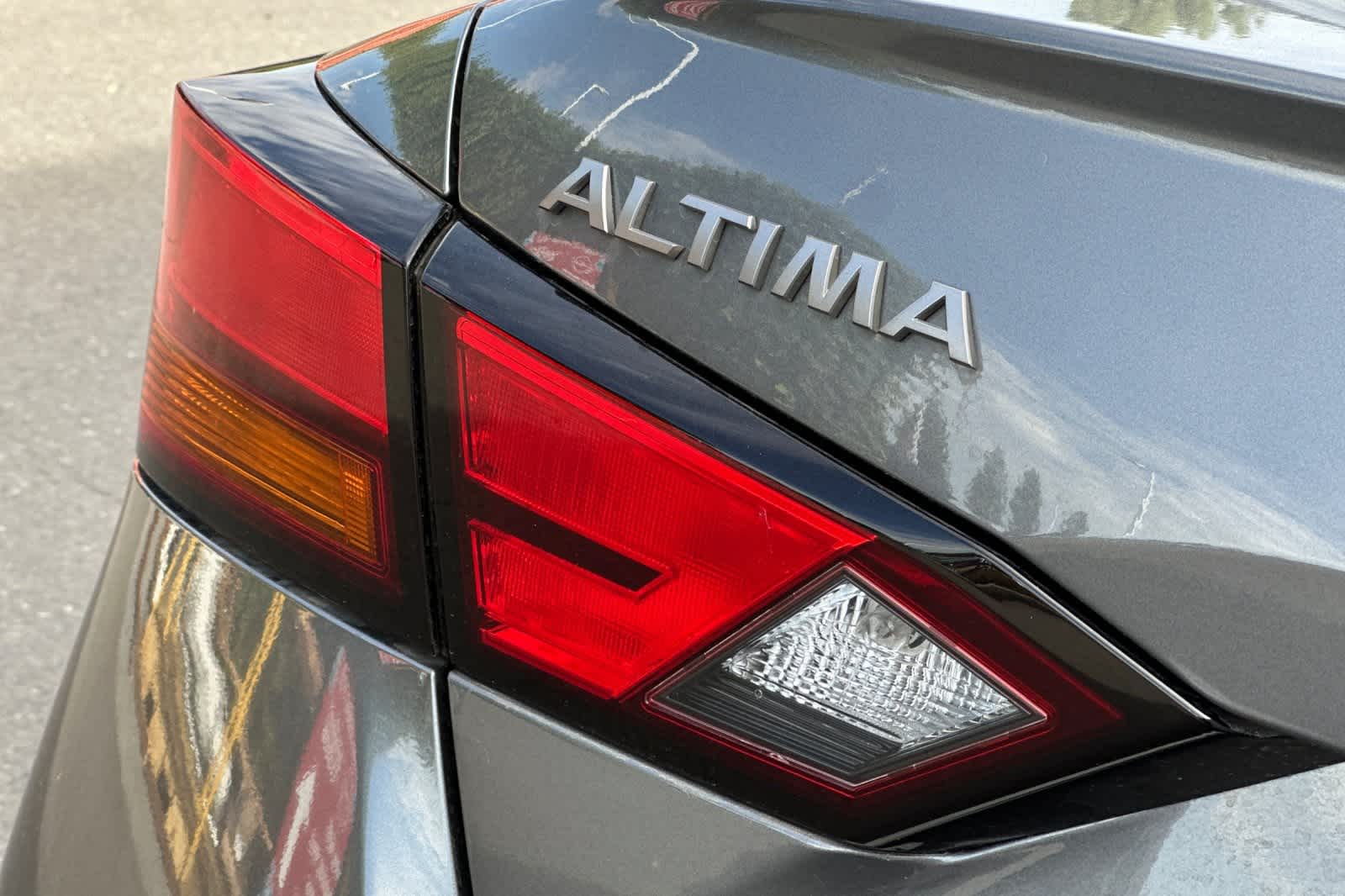 2025 Nissan Altima S Image 36 of 43