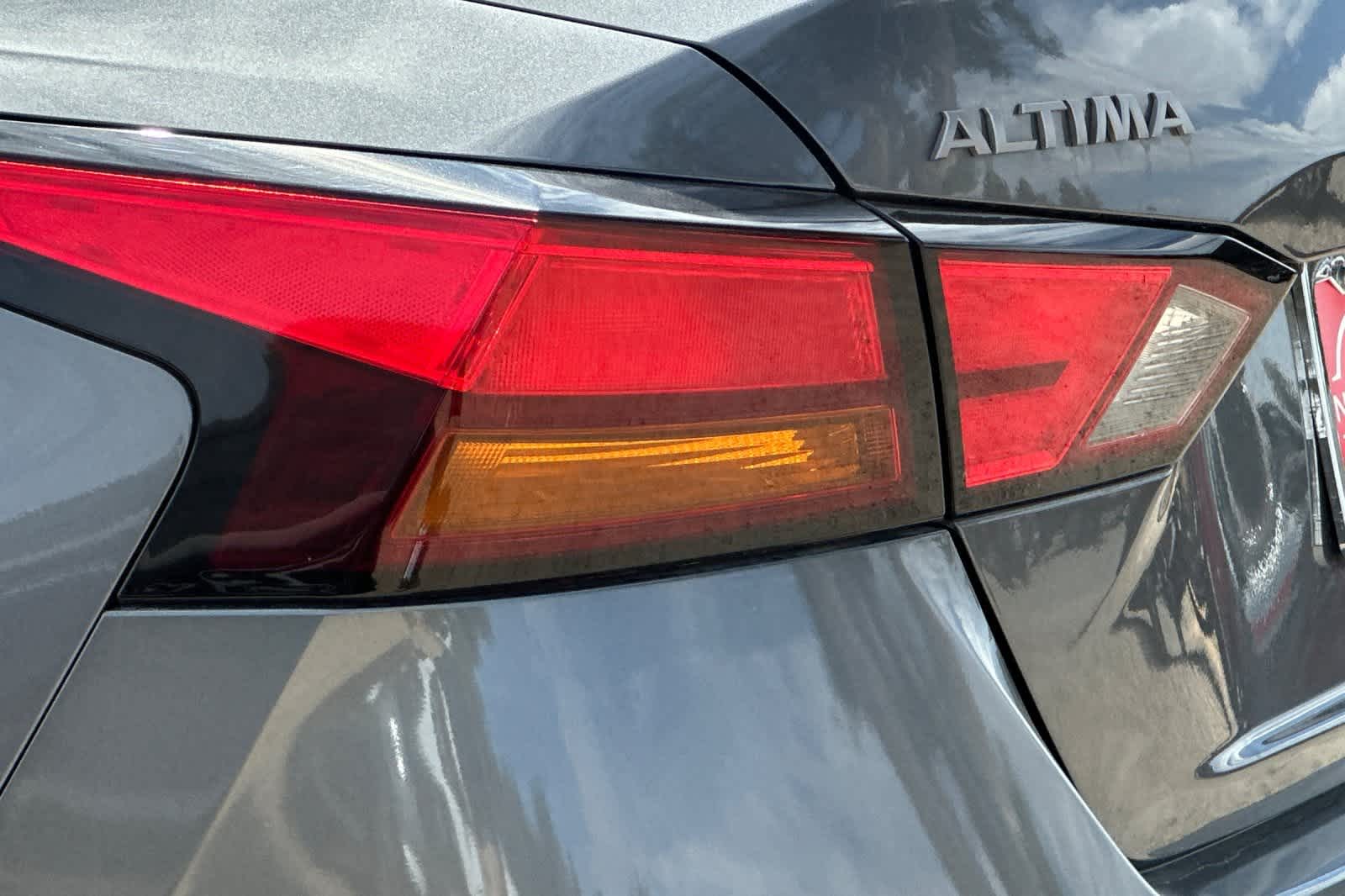 2025 Nissan Altima S Image 28 of 43