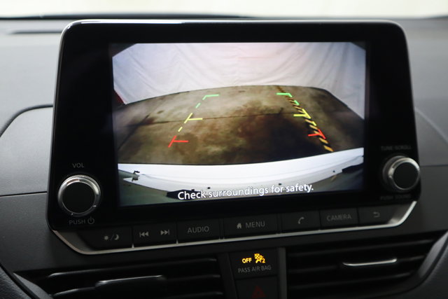 Vehicle image 17 of 27