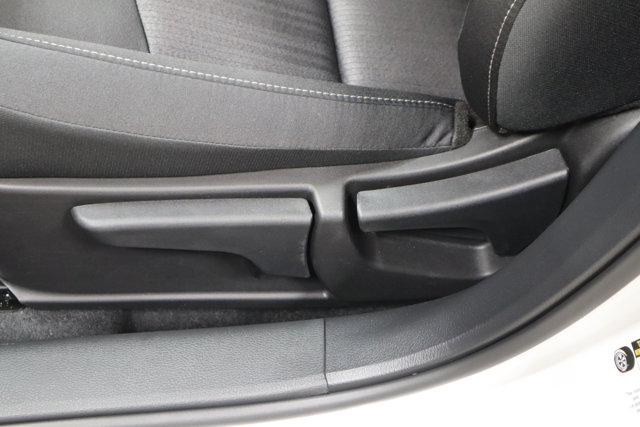 Vehicle image 8 of 27