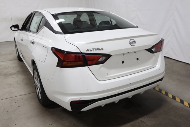 Vehicle image 3 of 27