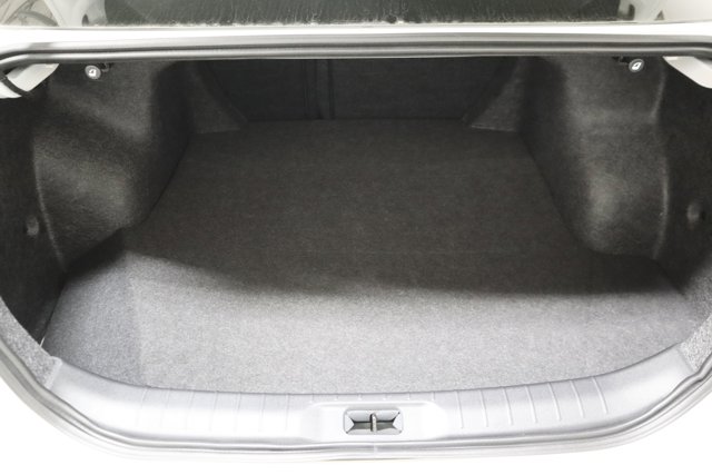 Vehicle image 6 of 27