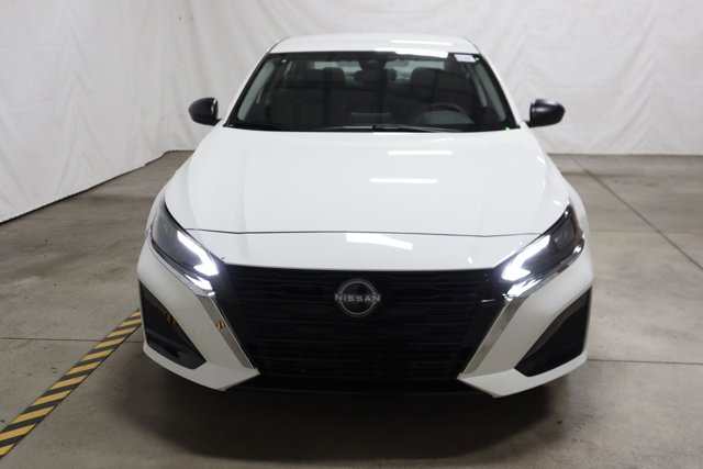 Vehicle image 5 of 27