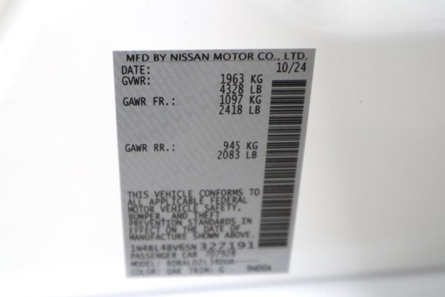 Vehicle image 25 of 27