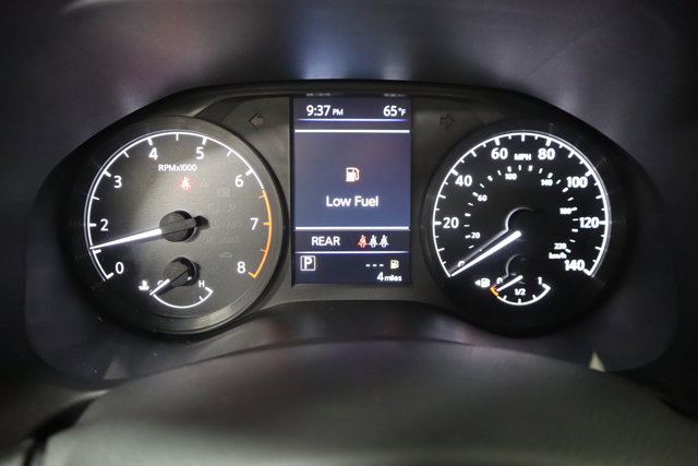 Vehicle image 15 of 27