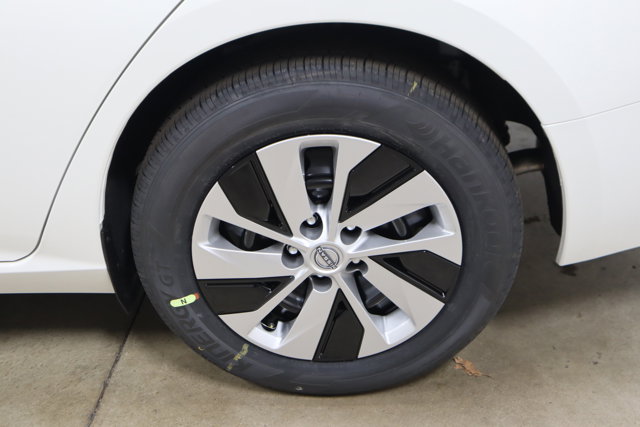 Vehicle image 27 of 27