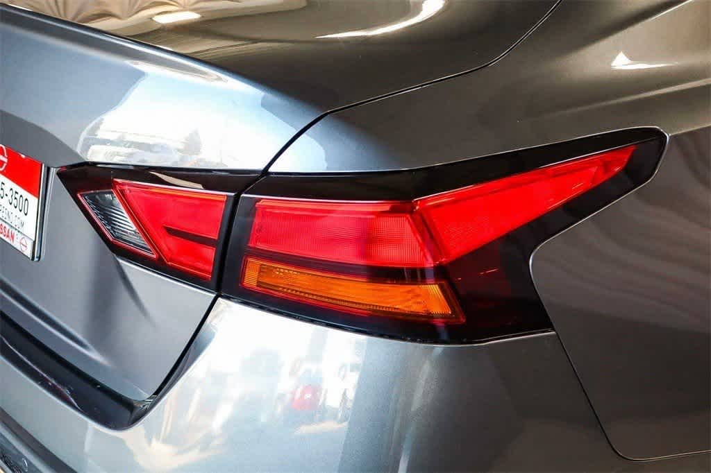 2025 Nissan Altima S Image 24 of 39