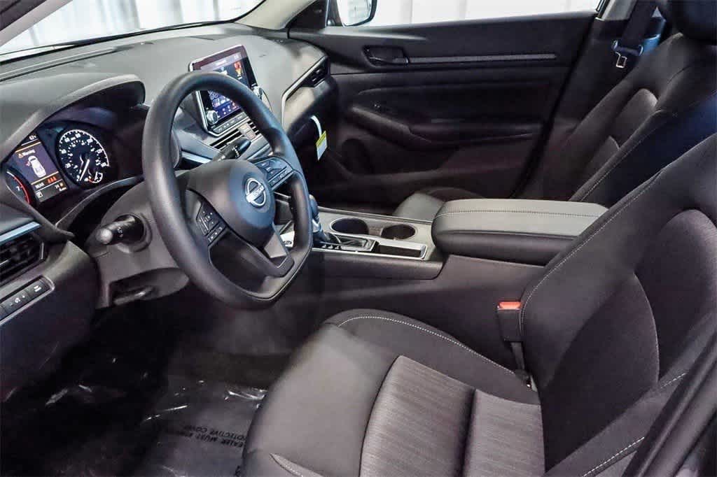 2025 Nissan Altima S Image 16 of 39