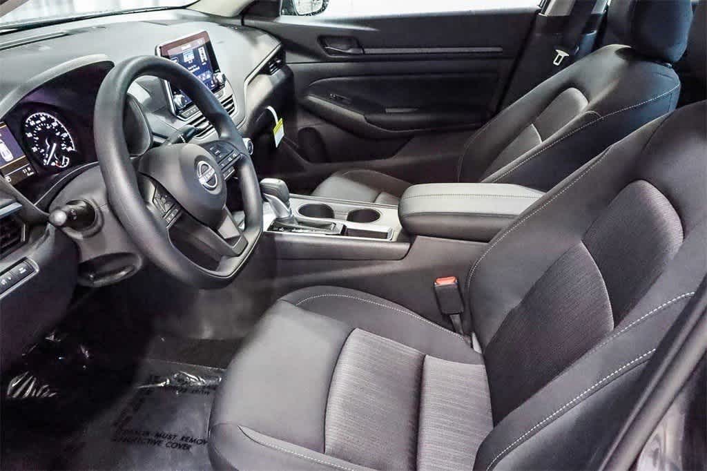 2025 Nissan Altima S Image 14 of 40
