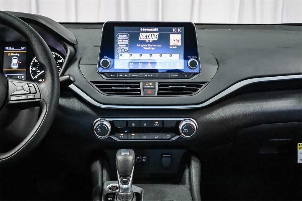 2025 Nissan Altima S Image 18 of 40