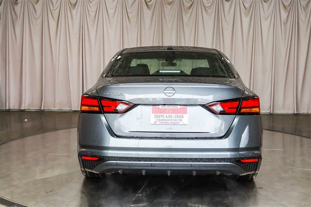 2025 Nissan Altima S Image 5 of 40