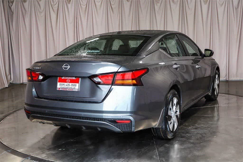 2025 Nissan Altima S Image 4 of 40