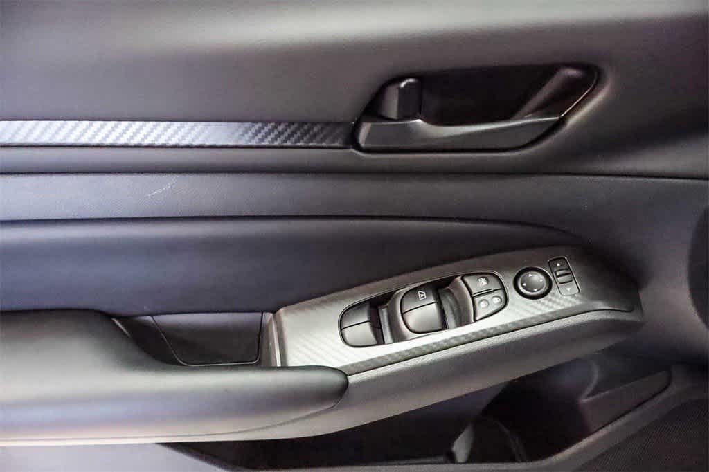 2025 Nissan Altima S Image 24 of 40