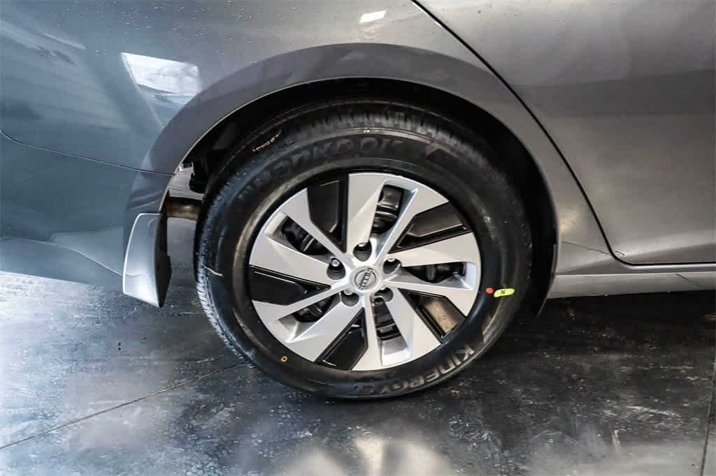 2025 Nissan Altima S Image 10 of 40