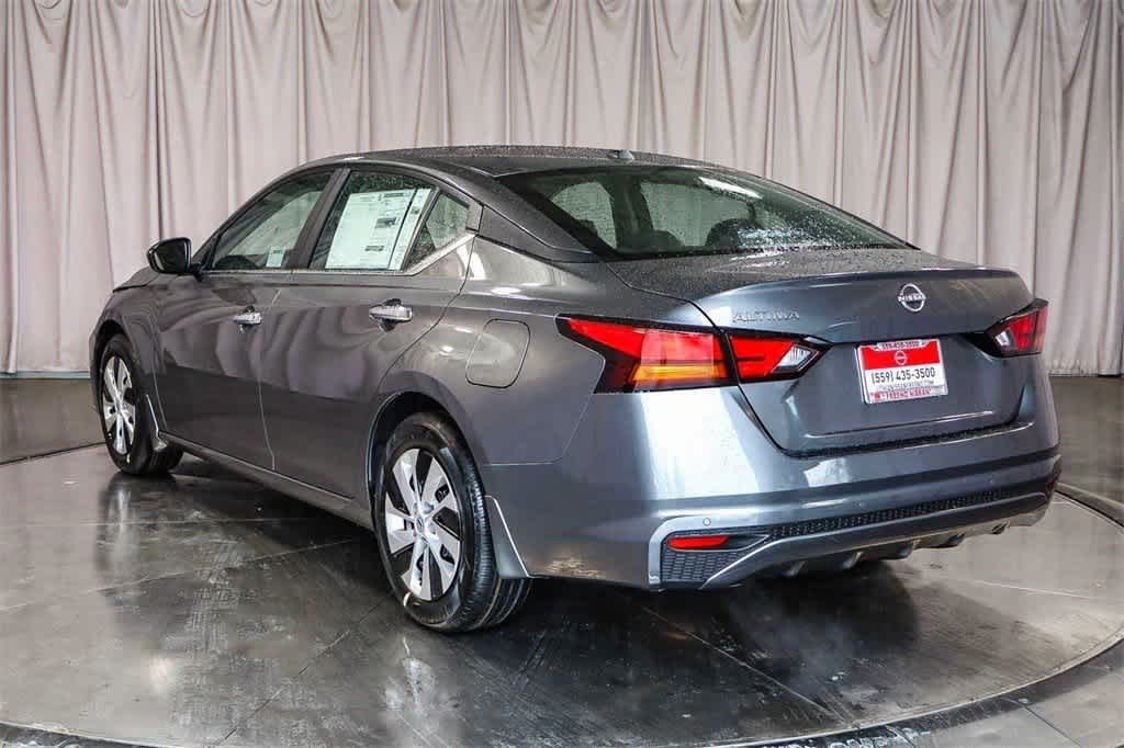 2025 Nissan Altima S Image 6 of 40