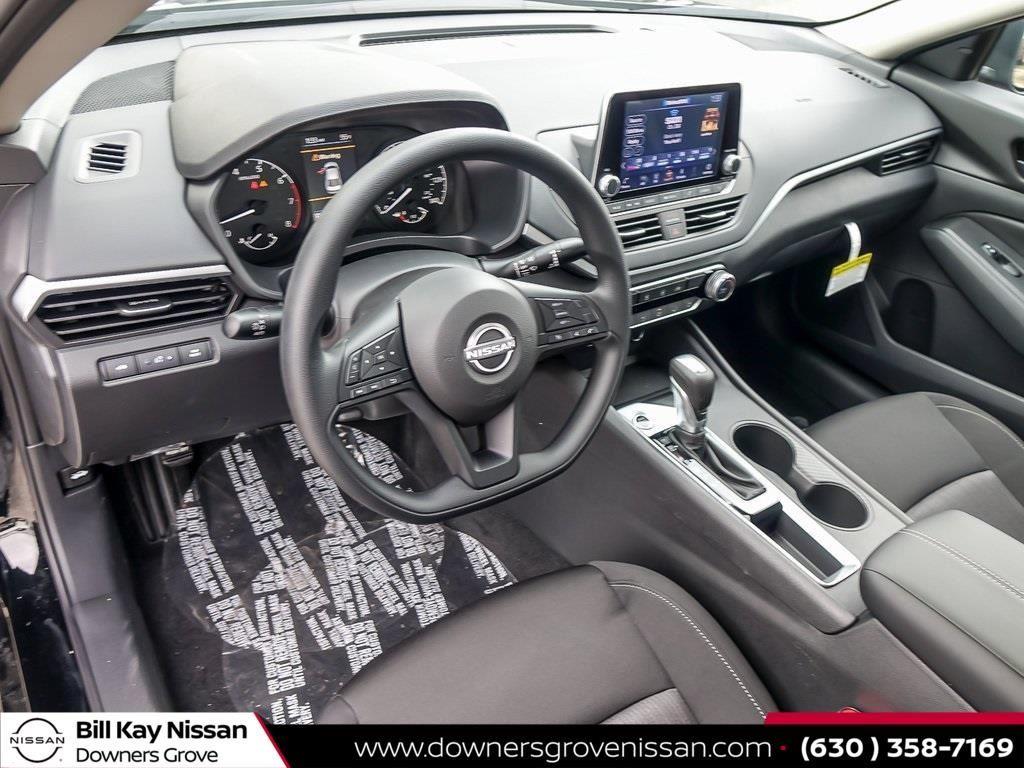 Vehicle image 14 of 24