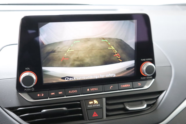 Vehicle image 17 of 27