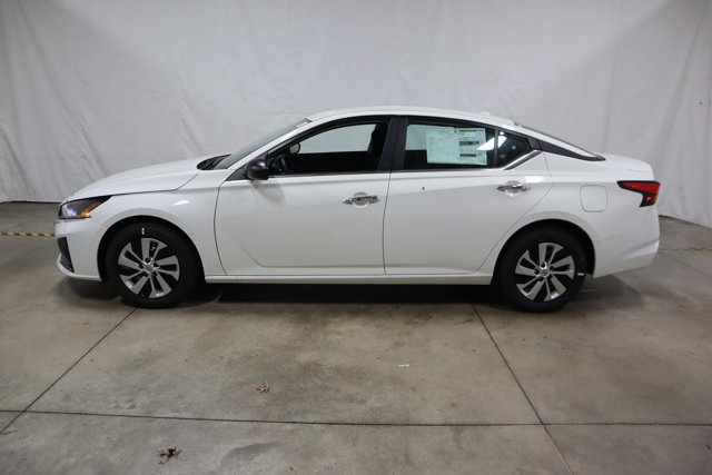 Vehicle image 2 of 27