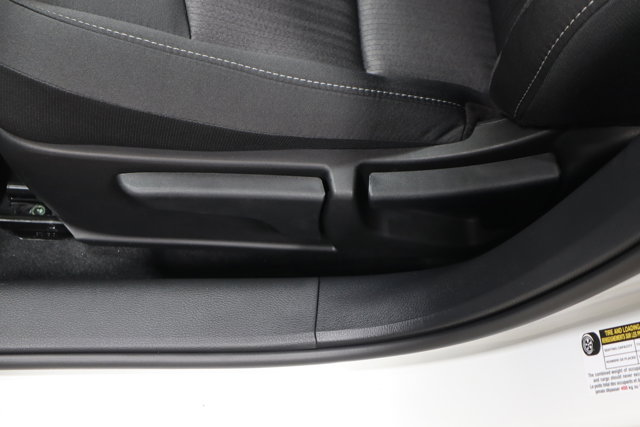 Vehicle image 8 of 27
