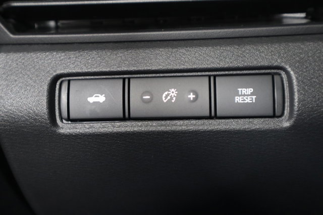 Vehicle image 13 of 27