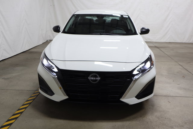 Vehicle image 5 of 27