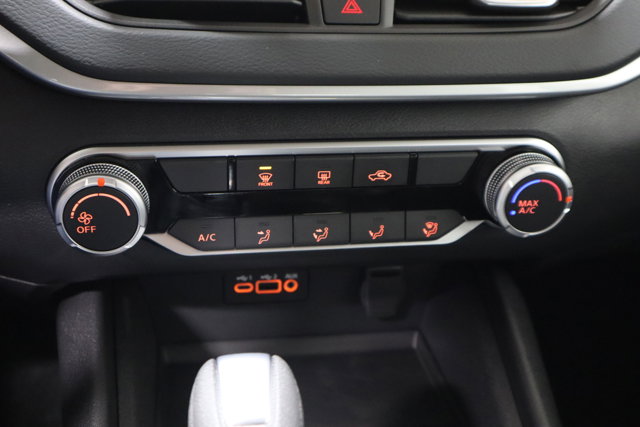 Vehicle image 18 of 27