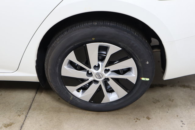 Vehicle image 27 of 27