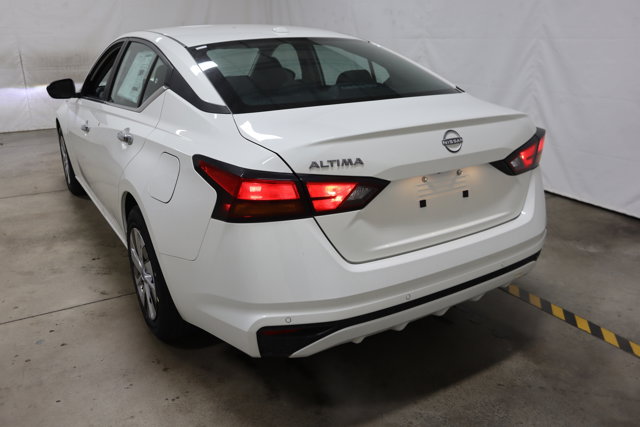 Vehicle image 3 of 27