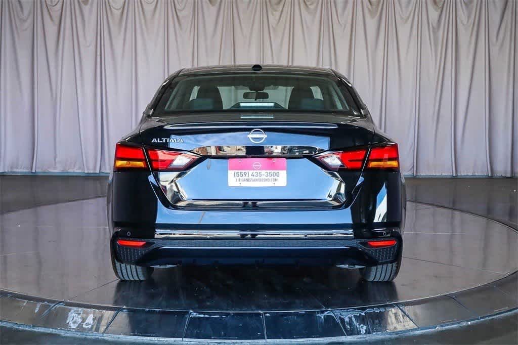 2025 Nissan Altima S Image 11 of 40