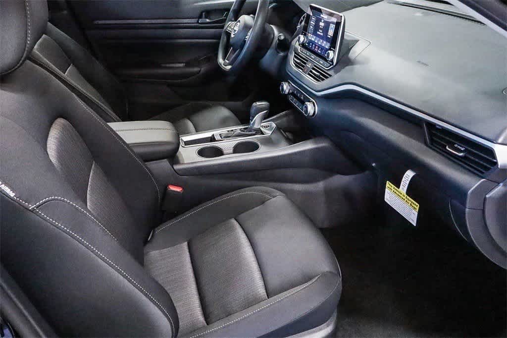 2025 Nissan Altima S Image 14 of 40