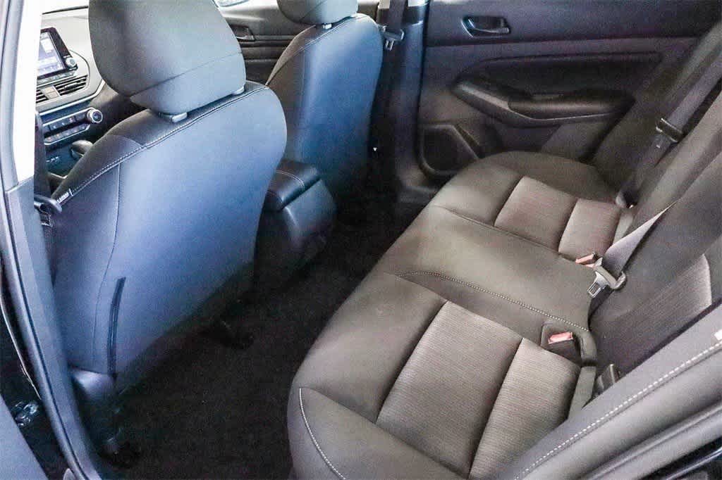 2025 Nissan Altima S Image 12 of 40