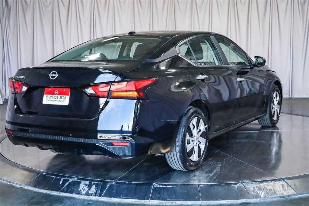 2025 Nissan Altima S Image 4 of 40